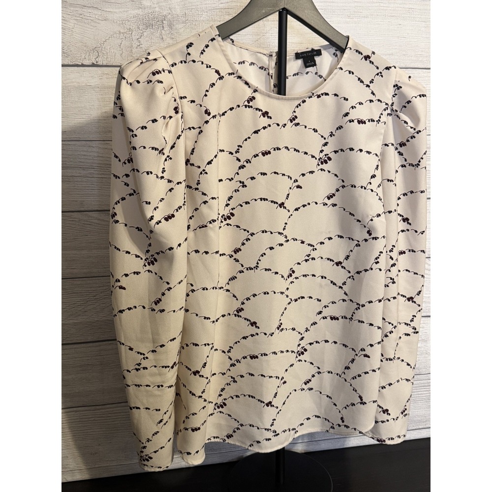 Ann Taylor Women's Floral Blouse S Cream Purple Button Back Lightweight VGC - Picture 2 of 9